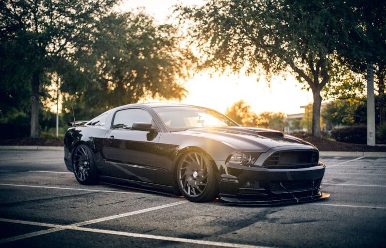 Mustang Auto - black Ford Mustang GT